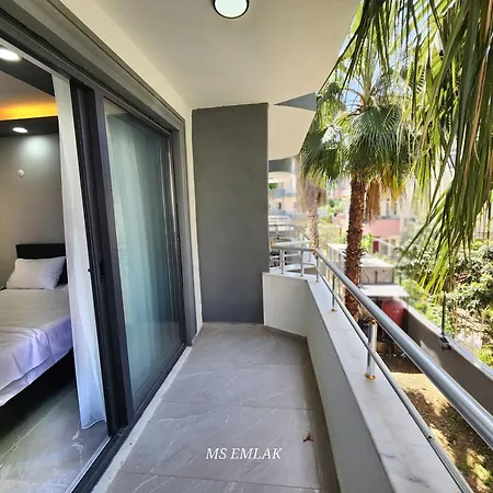 Bluhaus B7 Side