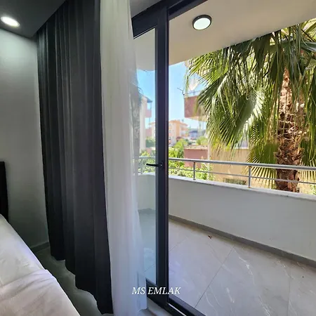 Bluhaus B7 *